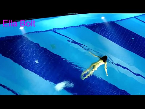 ❤️ Ik kin net ophâlde te sjen, jonge blonde fongen neaken swimmen yn ELLA BOLT resort pool ☑ Kwaliteitsporno op fy.xxx050890.ru ❌